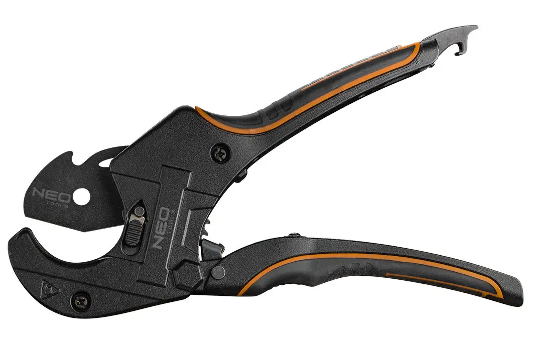NEO TOOLS 02-074 nůžky na plastové trubky PVC,PP,PE do 50mm