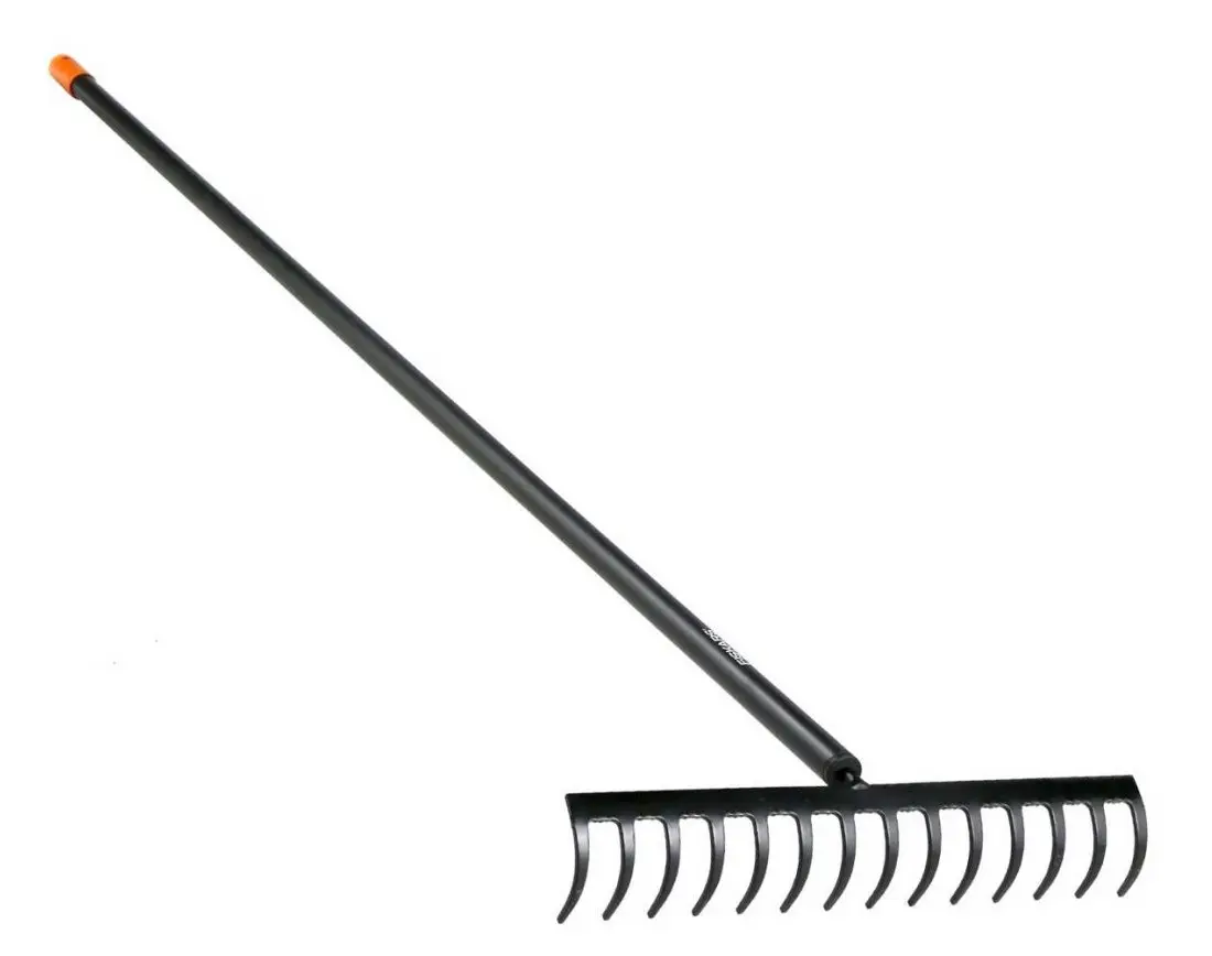 FISKARS 1016036 ocelové hrábě Solid 135715 s hliníkovou násadou