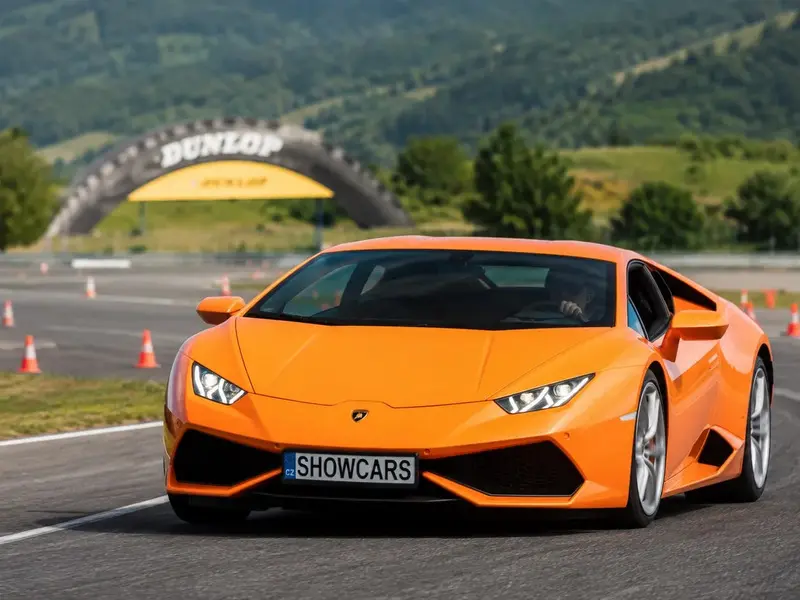 Zážitek - Zažijte Lamborghini Huracán na uzavřeném polygonu Autodromu Most Co dělat v Ústeckém kraji? Vyrazte za zážitky