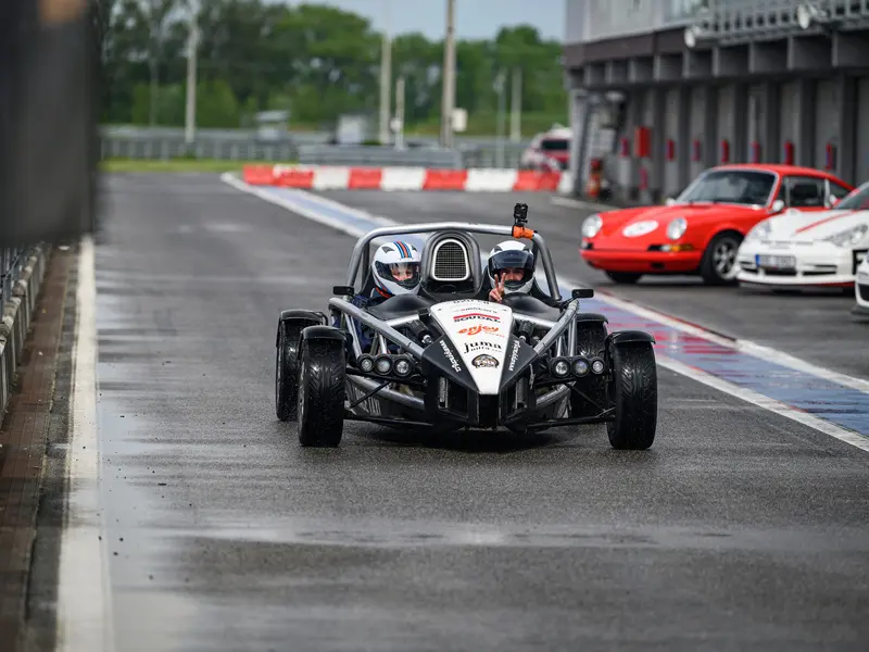 Zážitek - Jízda v Ariel Atom 3.5 na Masarykově okruhu Zážitky Jihomoravský kraj: Od adrenalinu po wellness