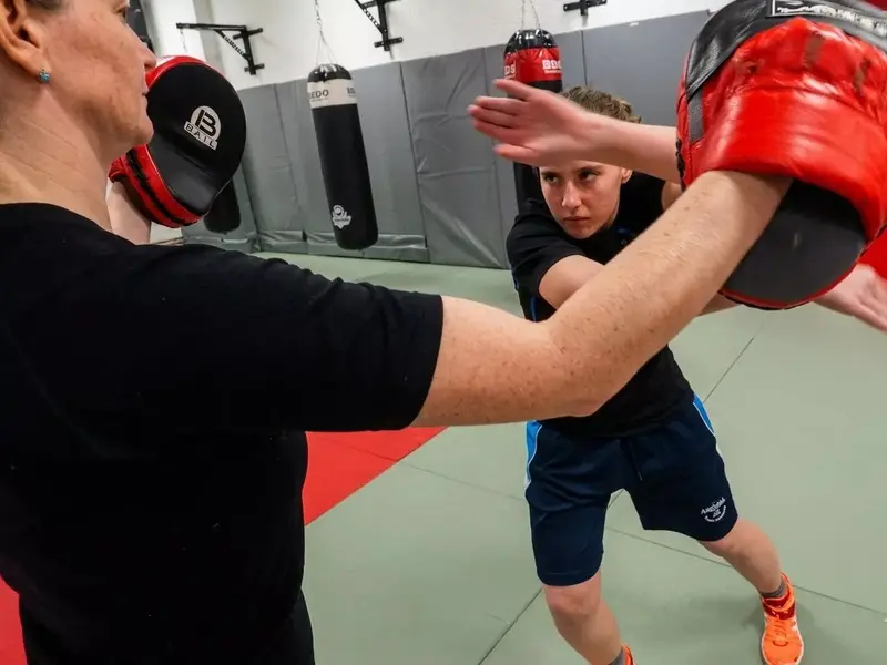 Zážitek - Minikurz sebeobrany pro ženy Co dělat v Libereckém kraji? Vyrazte za zážitky