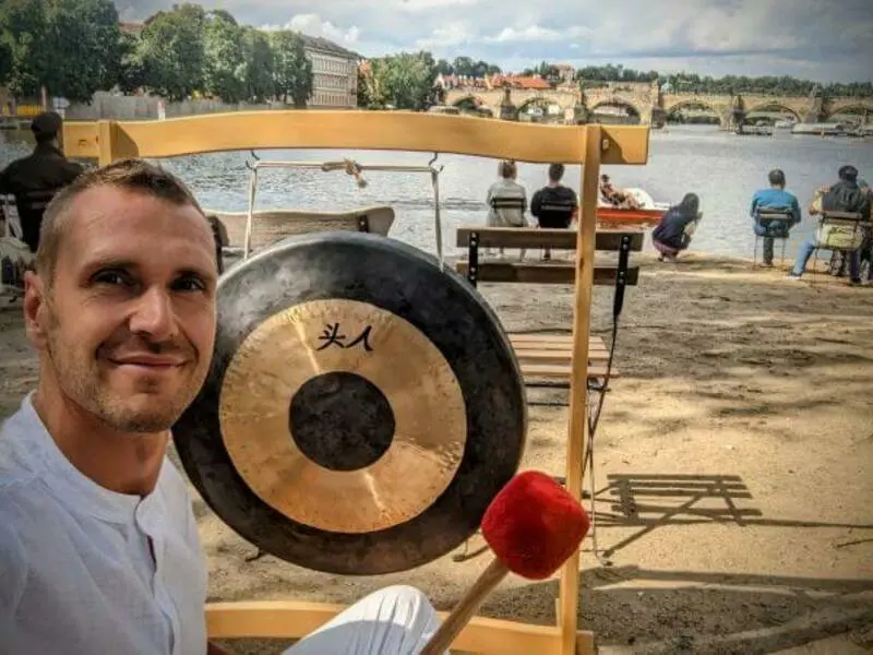 Zážitek - Gongová meditace pro duševní a fyzickou pohodu Co dělat v Praze? Vyrazte za zážitky