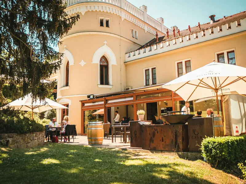 Zážitek - Noc na zámku Chateau St. Havel + 6chodové menu pro 2, Praha Co dělat v Praze? Vyrazte za zážitky