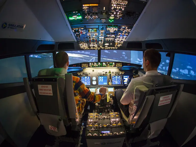 Zážitek - Pilotování simulátoru Boeing 737 NG Co dělat v Praze? Vyrazte za zážitky