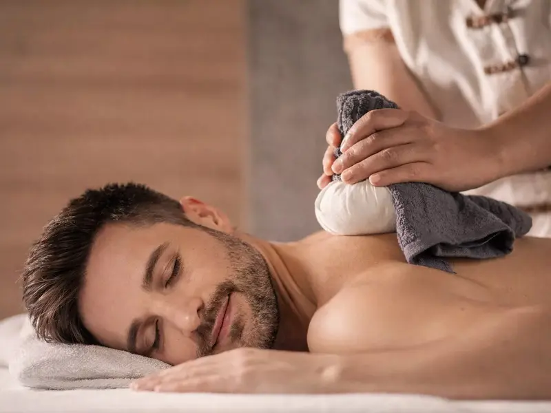 Zážitek - Gentleman Ritual – masáž zad a luxusní péče o pleť pro muže Co dělat v Praze? Vyrazte za zážitky