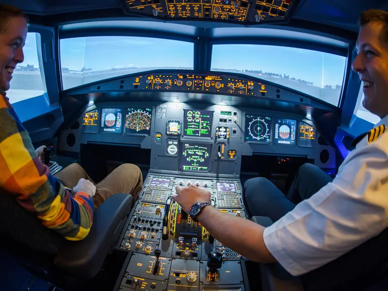 Zážitek - Autentický simulátor letu v Aibusu A320: Praha Co dělat v Praze? Vyrazte za zážitky