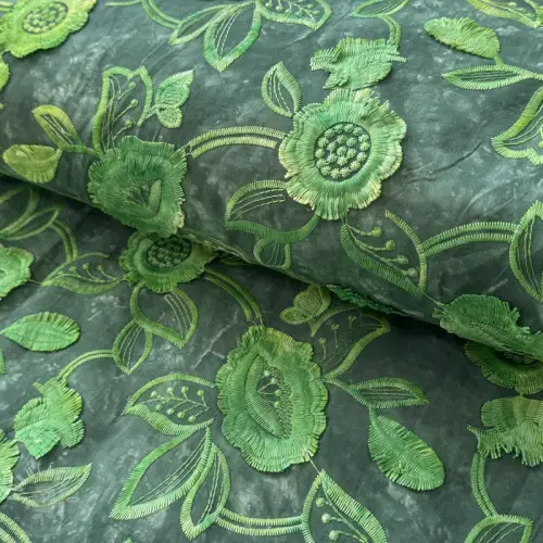 Bavlněná látka TIE DYE EMBROIDERY Flora design A