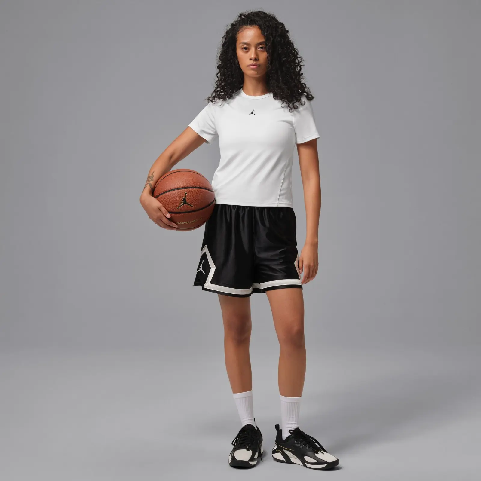 Jordan Sport Essentials Womens Dri-FIT Short-Sleeve Top L