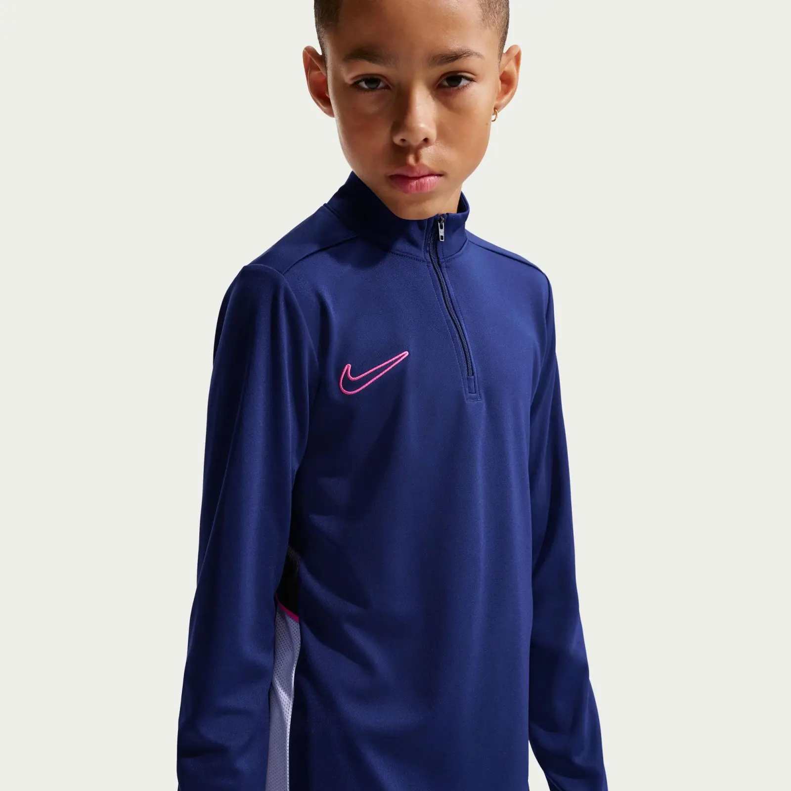 Nike Academy Big Kids Dri-FIT Long-Sleeve 1/4-Zip Soccer Drill Top L