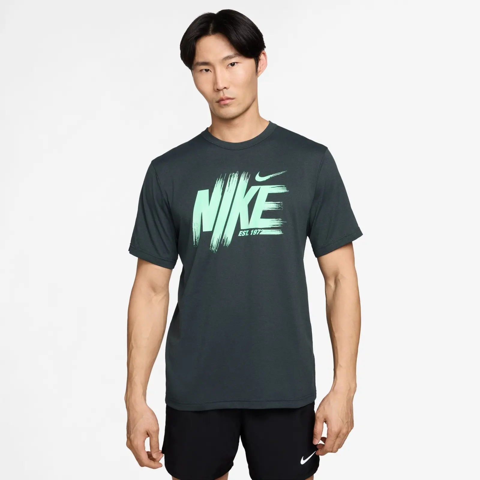 Nike Hyverse Mens Dri-FIT UV Training Top