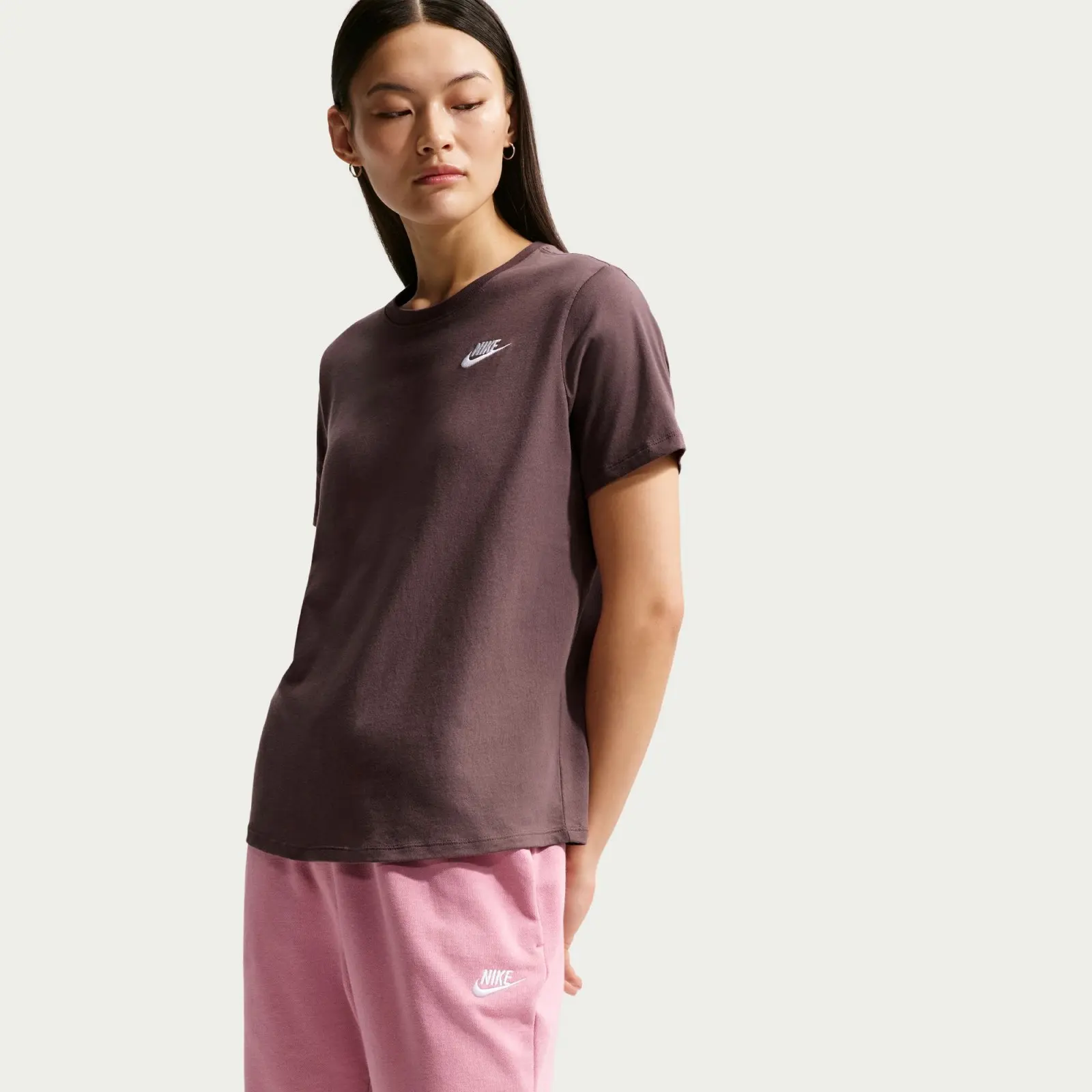 Nike Sportswear Club Essentials Womens T-Shirt XS
