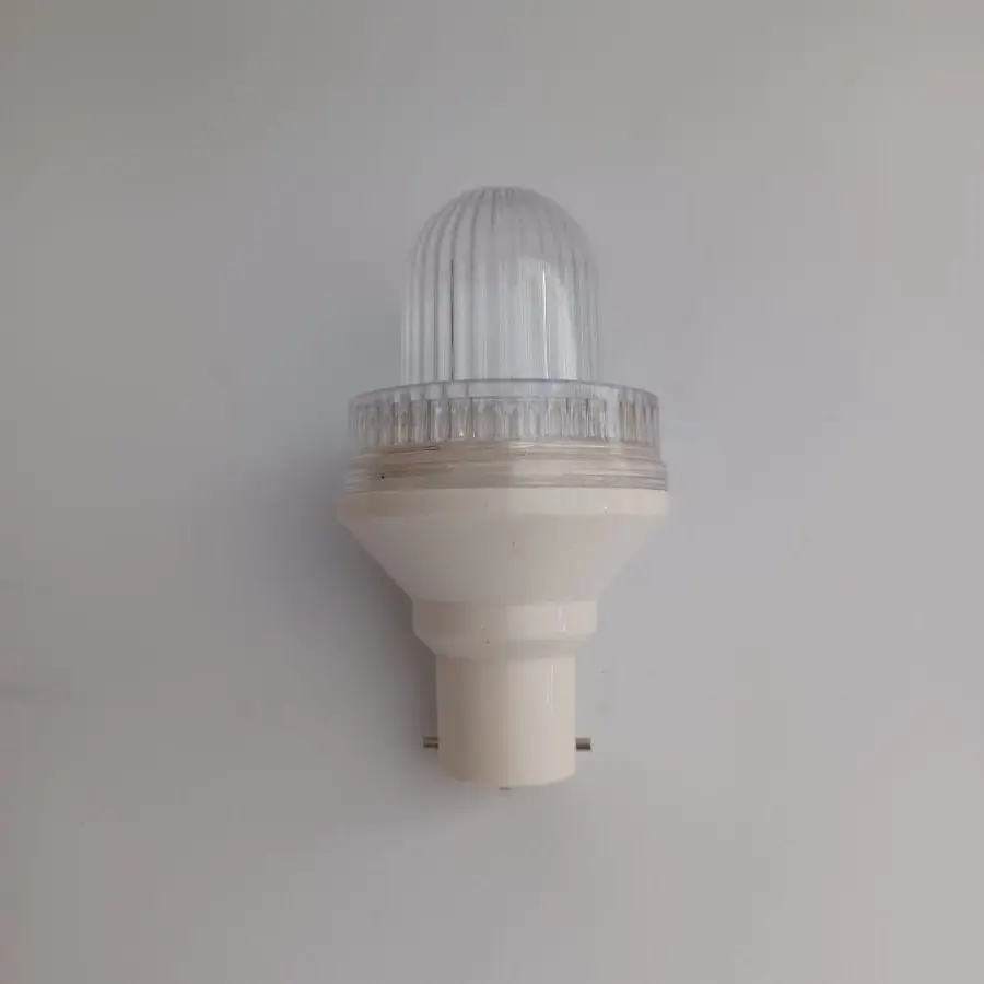 LED žárovka LFB, FLASH, ledově bílá, patice B22, IP44