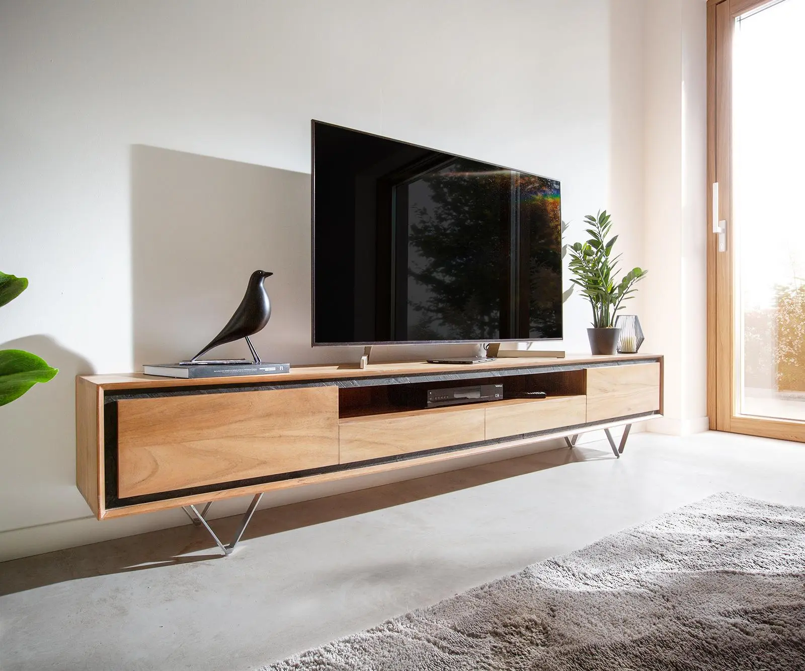 DELIFE TV stolek Stonegrace 240 cm akácie přírodní 2 dvířka 1 přihrádka 2 zásuvky kamenná dýha podnož ve tvaru V
