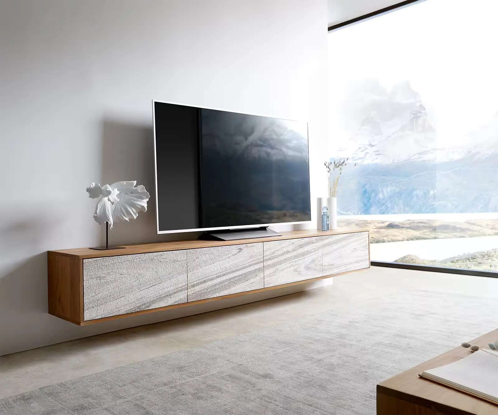 DELIFE TV stolek Kleo 220 cm akácie přírodní 4 dvířka závěsný