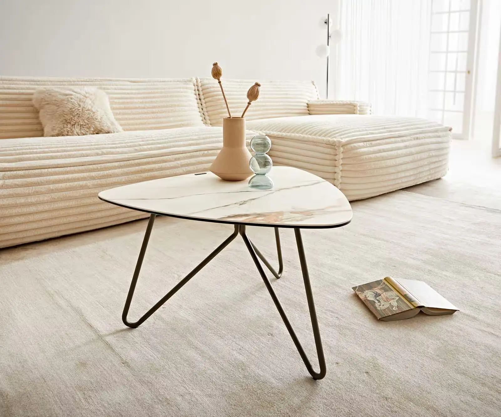 DELIFE Konferenční stolek Ekrem 65x65 cm keramika Calacatta Luxe bílá zlatá šedá Hairpin kulatý kov titanová efektová úprava