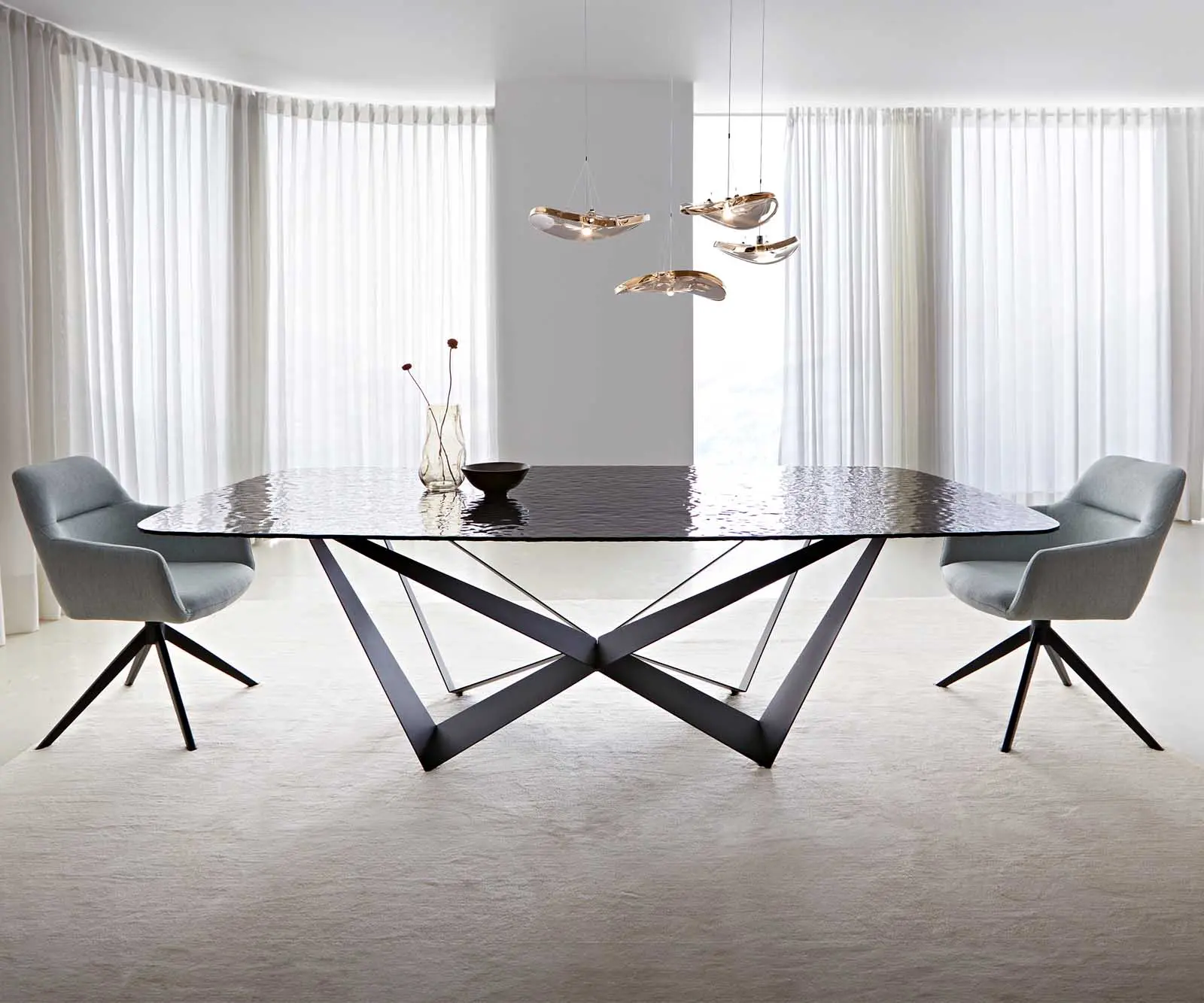 DELIFE Jídelní stůl Edge tvar oválný 240x120 sklo reliéf kouřově černé 3D design Spider plochá ocel černá