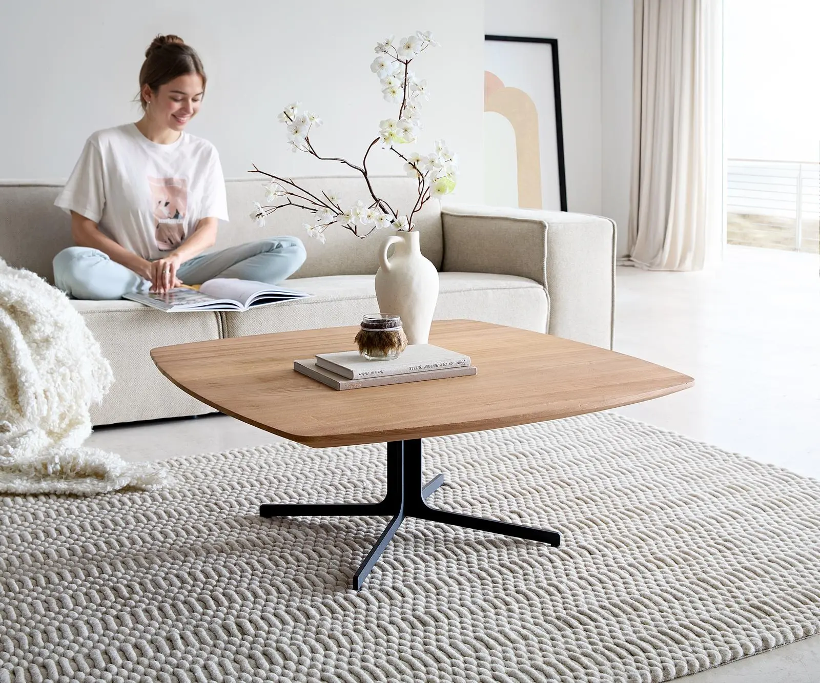 DELIFE Konferenční stolek Talita 90x90 cm olše přírodní kov titanový efektový povrch
