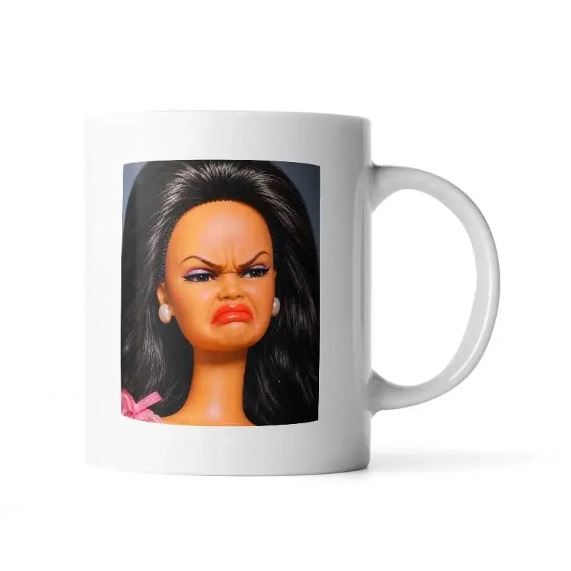Hrnek Naštvaná Barbie - Meme Barbie - 890 ml - XXL