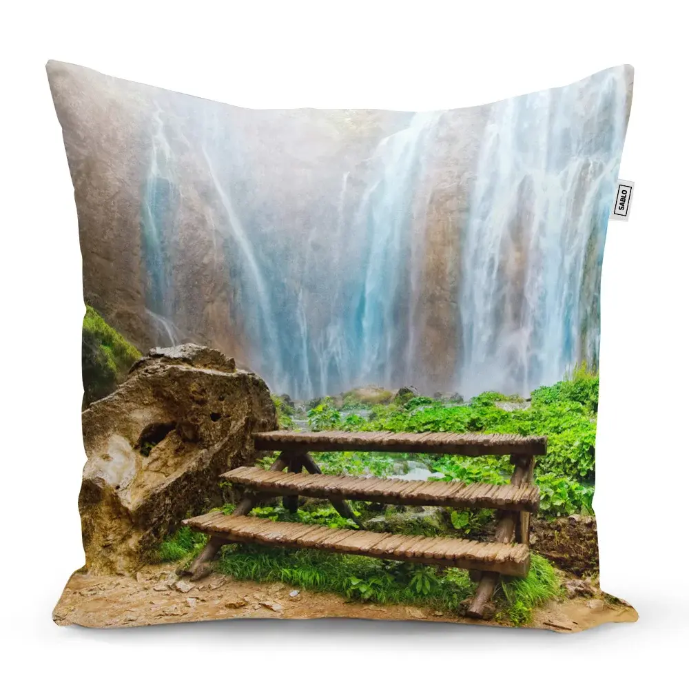 Polštář Posezení u vodopádu - 60x60 cm