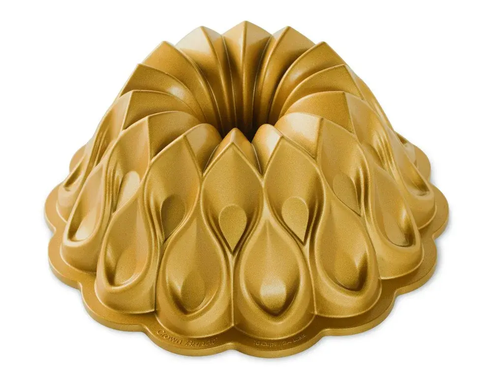 Nordic Ware forma na bábovku Crown, 10 cup, zlatá