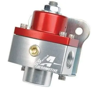 Regulátor tlaku paliva Aeromotive SS Carburetor 750HP 3/8" NPT Červený - AM-13205