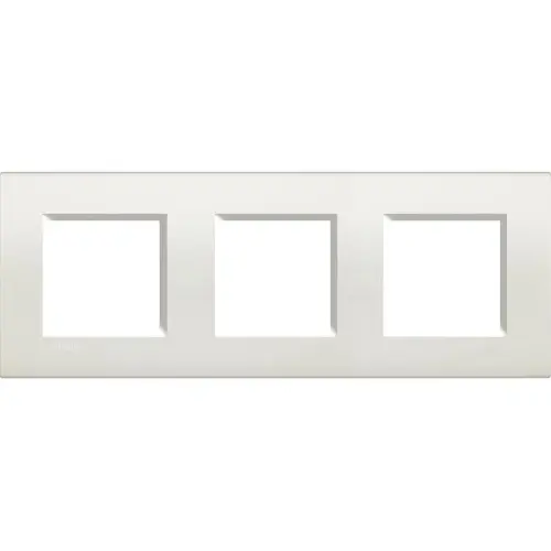 Bticino Living.Light rámeček 2+2+2M bílá LNA4802M3BI