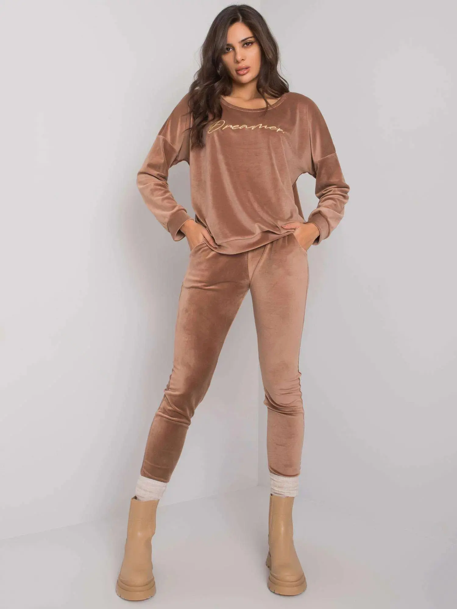 Dámská dvoudílná velurová souprava 7206.26X hnědá - RUE PARIS L/XL