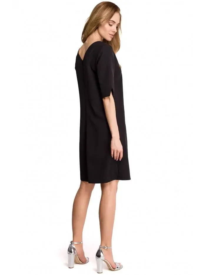 S113 Minimalistické šaty s výstřihem do V na zádech - černé EU XL