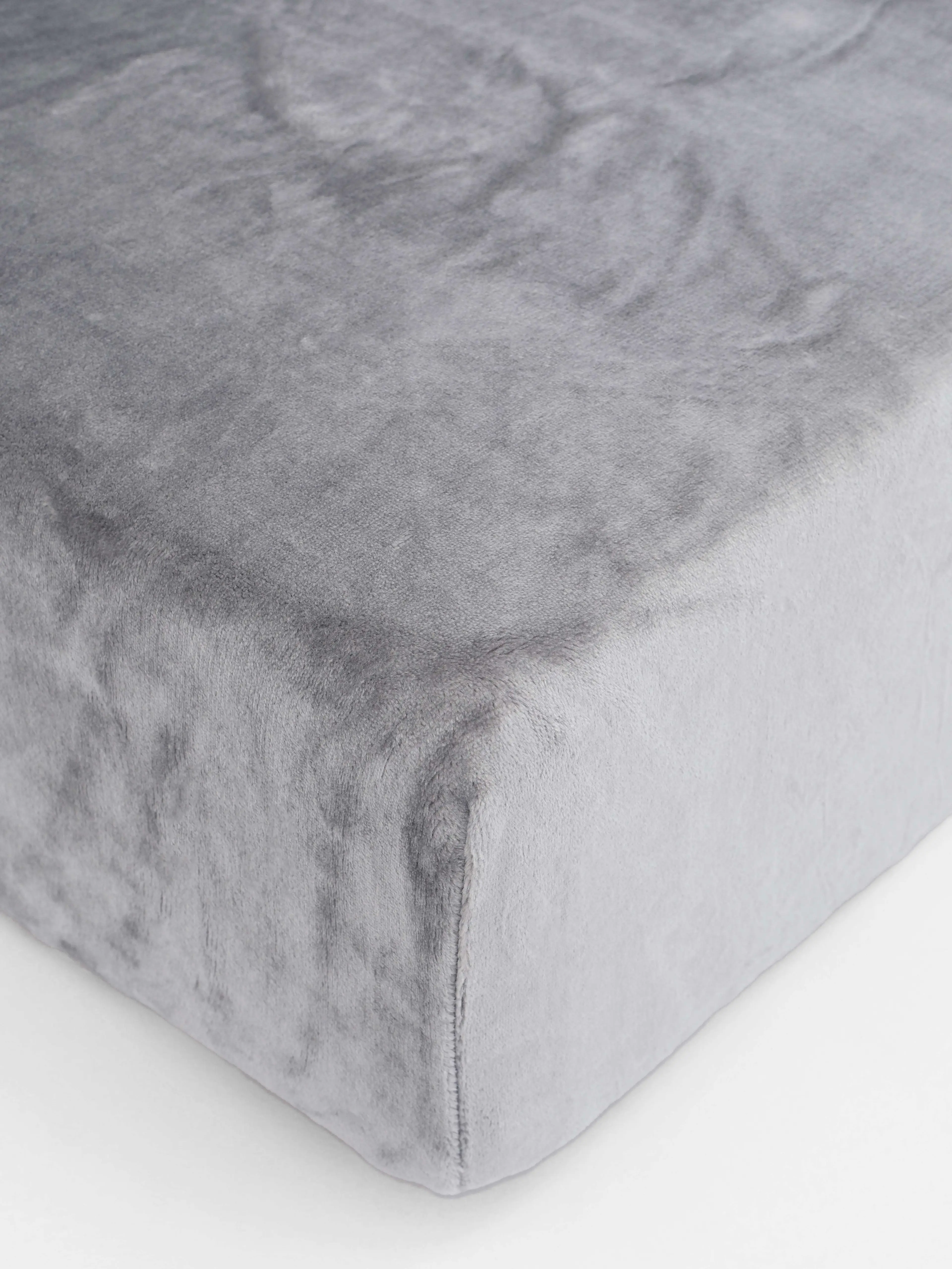MKLuzkoviny.cz Prostěradlo mikroplyš Deluxe do postýlky 60 x 120 cm - světle šedé