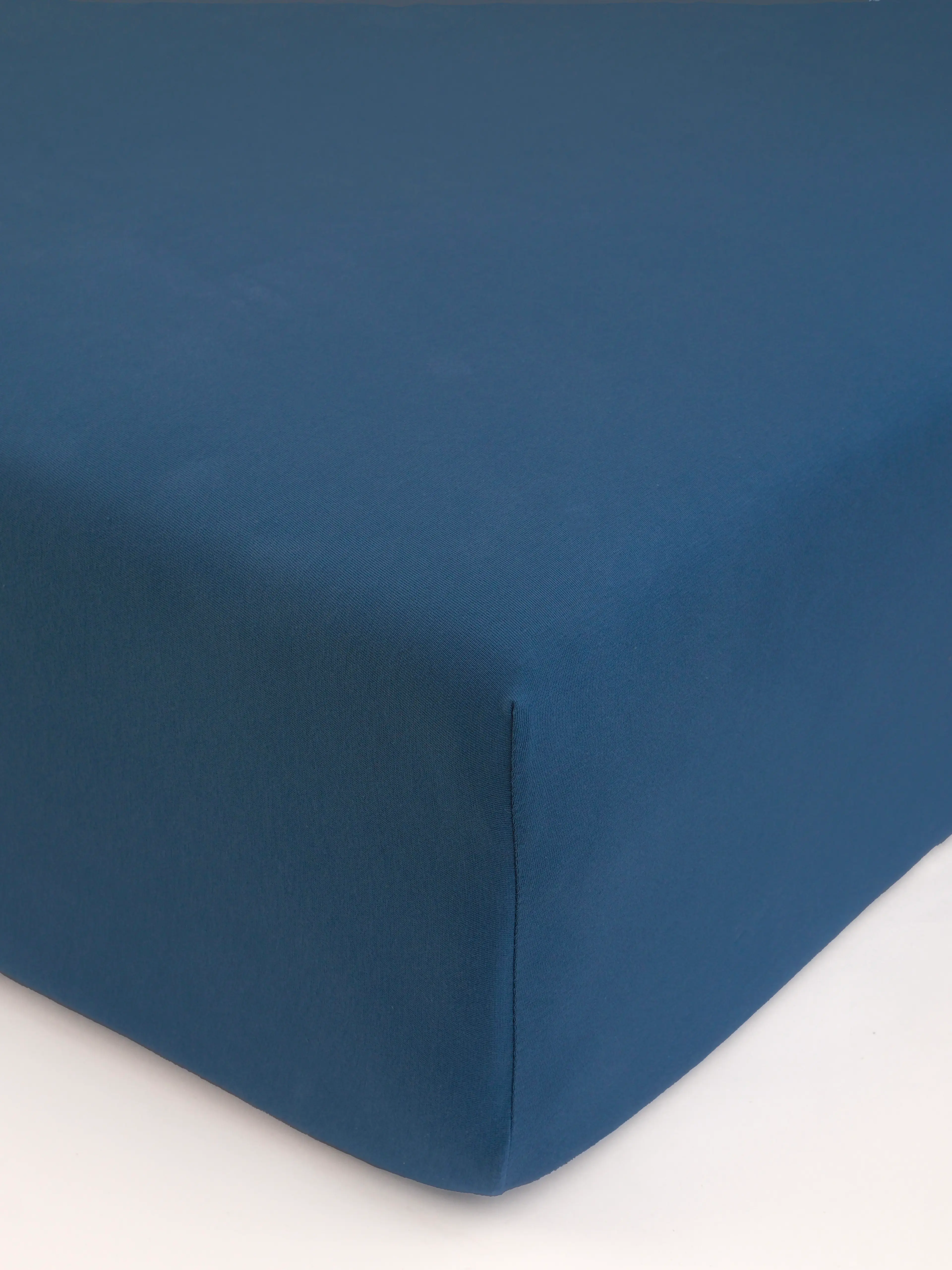 MKLuzkoviny.cz Jersey prostěradlo s elastanem Deluxe 120 × 200 cm - námořnicky modré