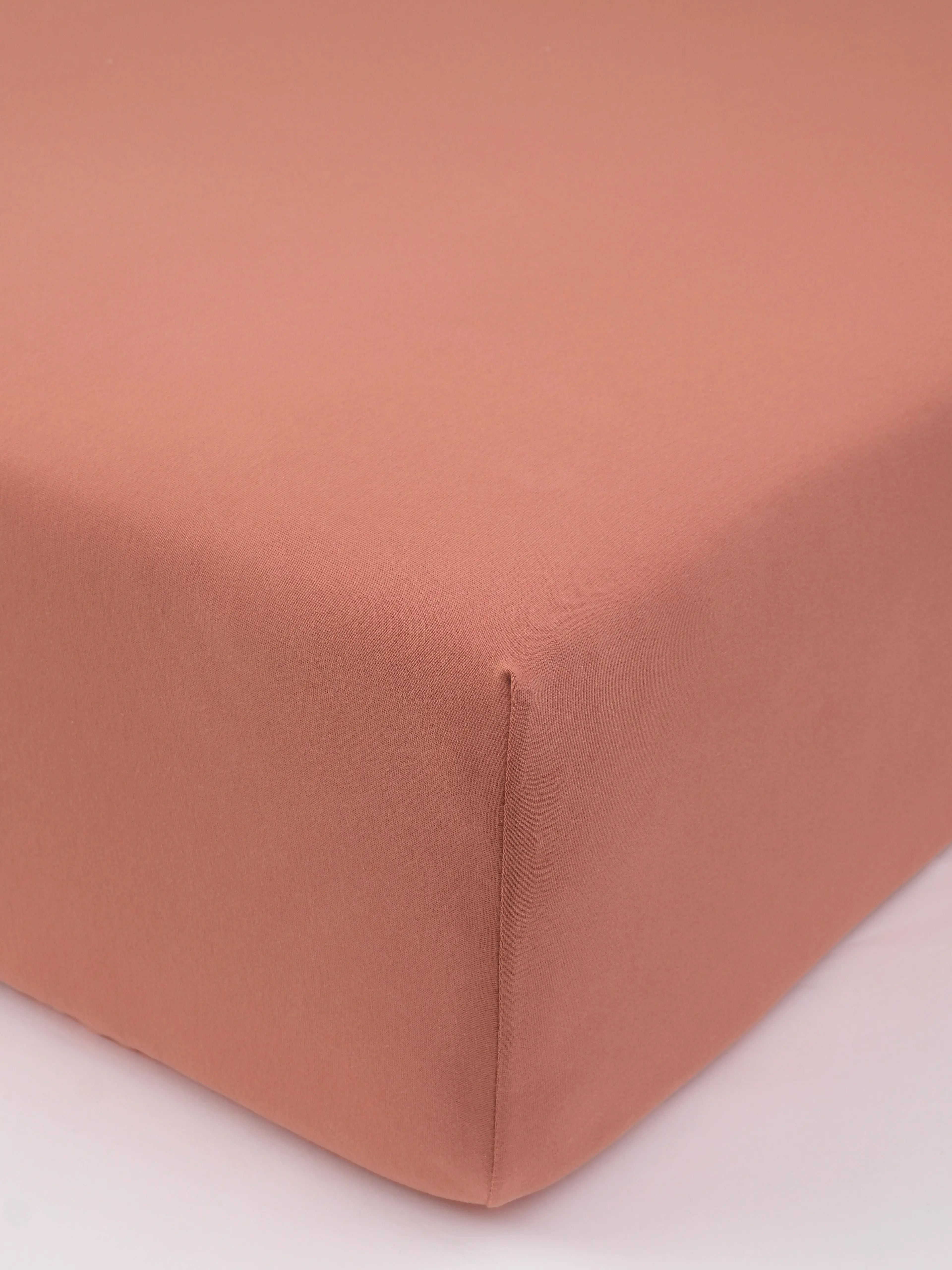 MKLuzkoviny.cz Jersey prostěradlo s elastanem Deluxe 120 × 200 cm - terakota