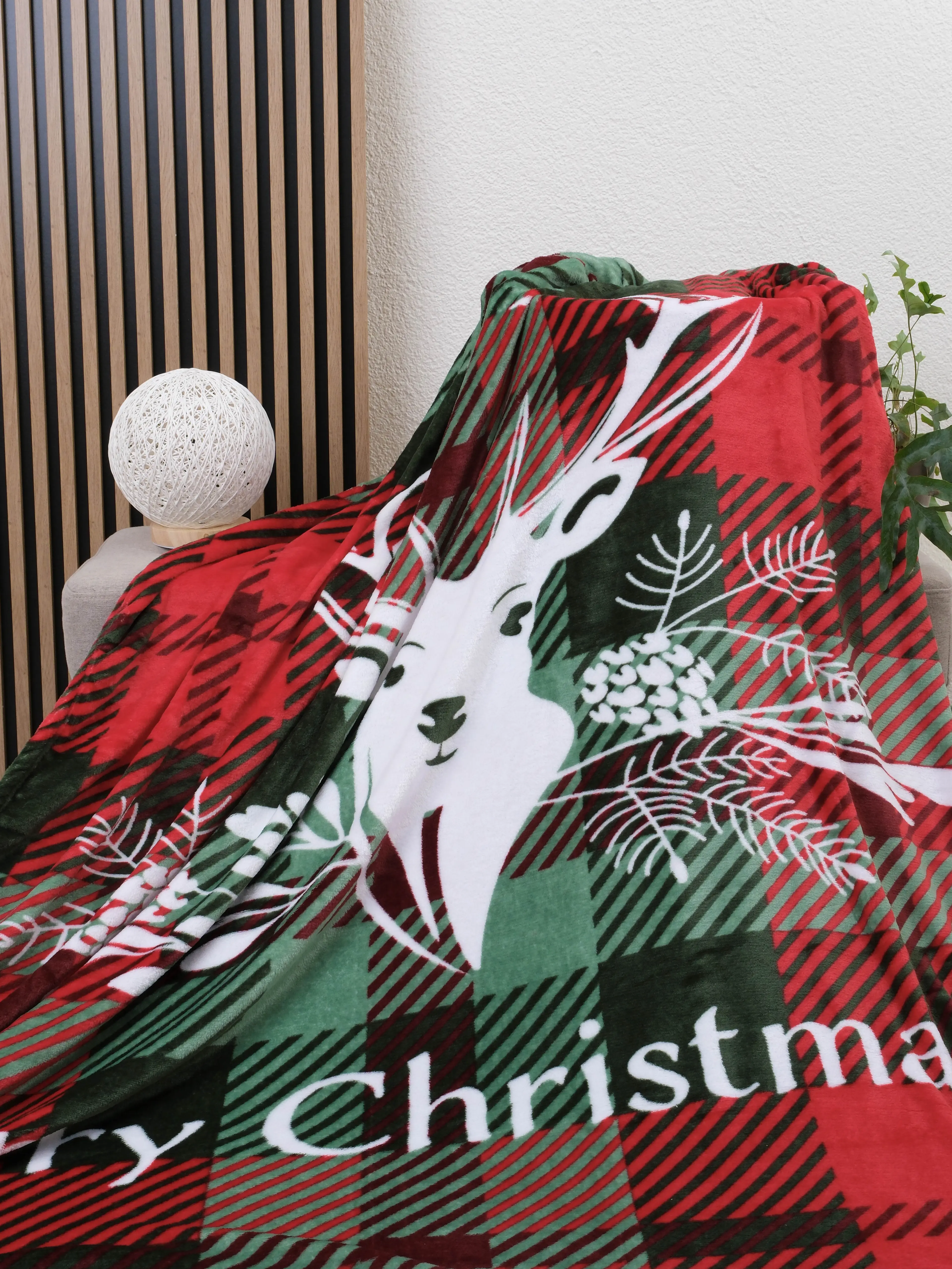 MKLuzkoviny.cz Deka mikroplyš 150 × 200 cm – Merry Christmas