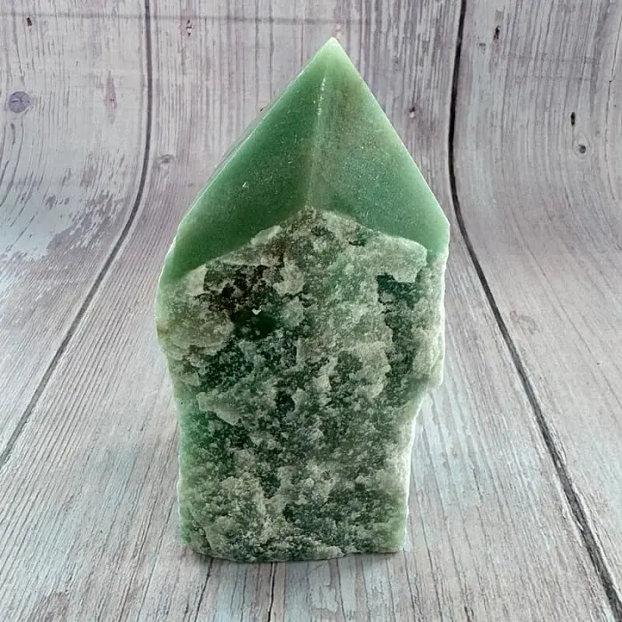 Avanturín zelený špice Brazílie 8 - cca 4,9 x 11 cm, 560 g