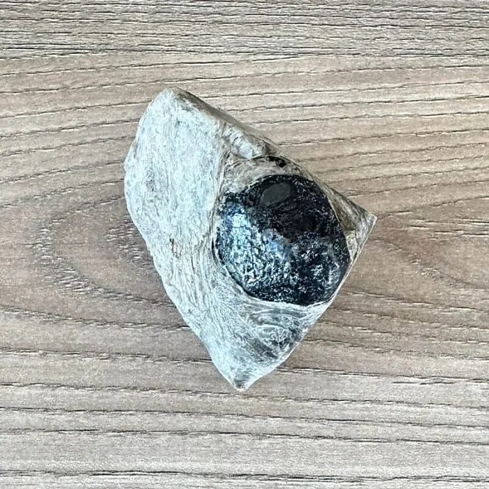 Obsidián Apačská slza v matrixu USA 51 - cca 2,3 cm, 83,2 g