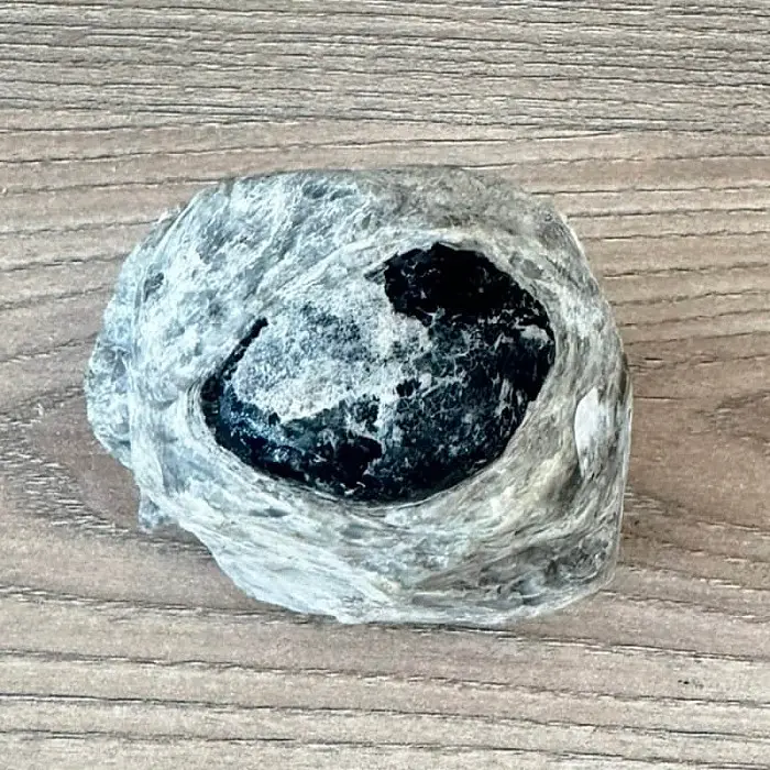 Obsidián Apačská slza v matrixu USA 107 - cca 3 cm, 201 g