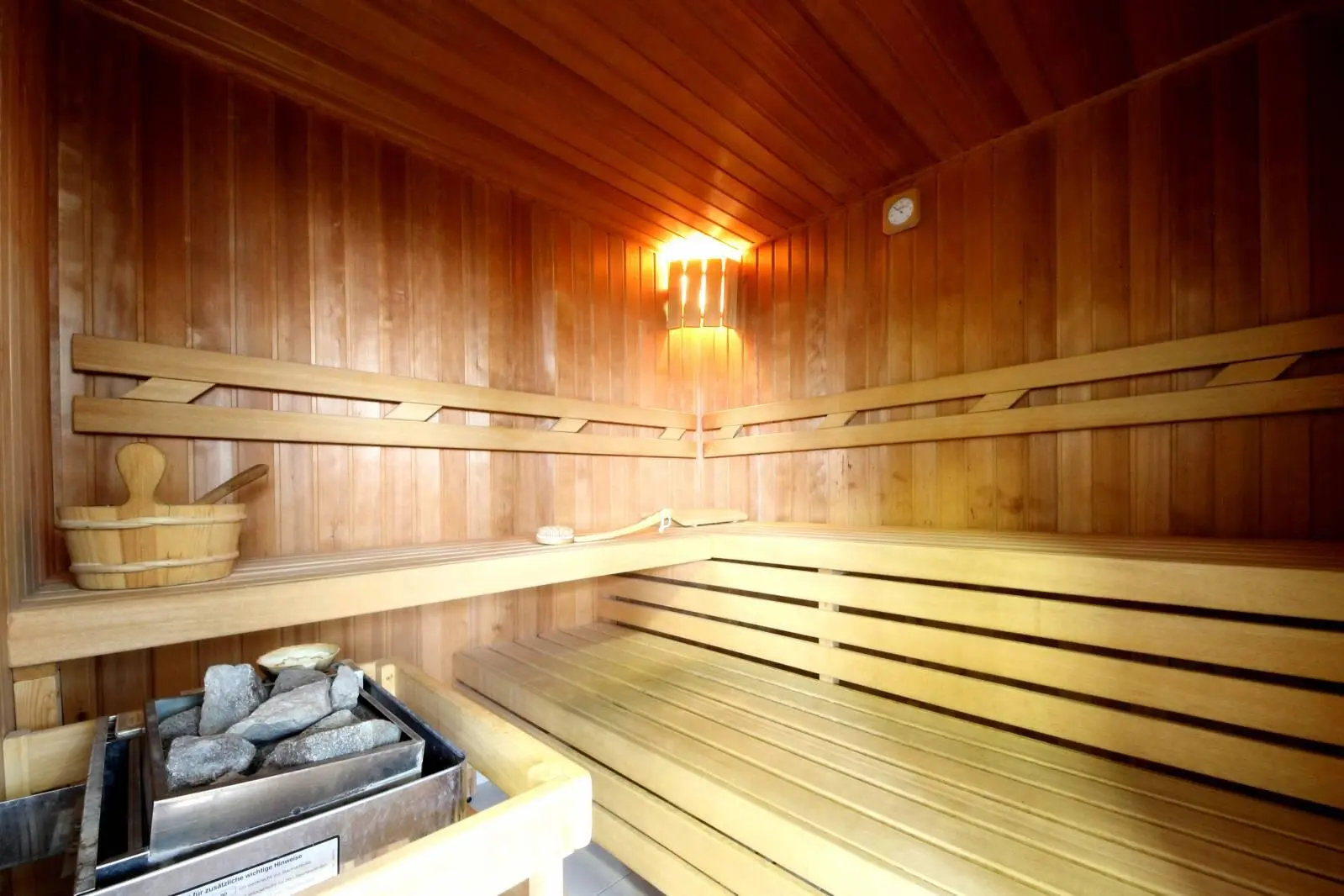 Wellness v S-centru - finská i parní sauna včetně vířivky - Privátní finská sauna pro 1 - 5 osob