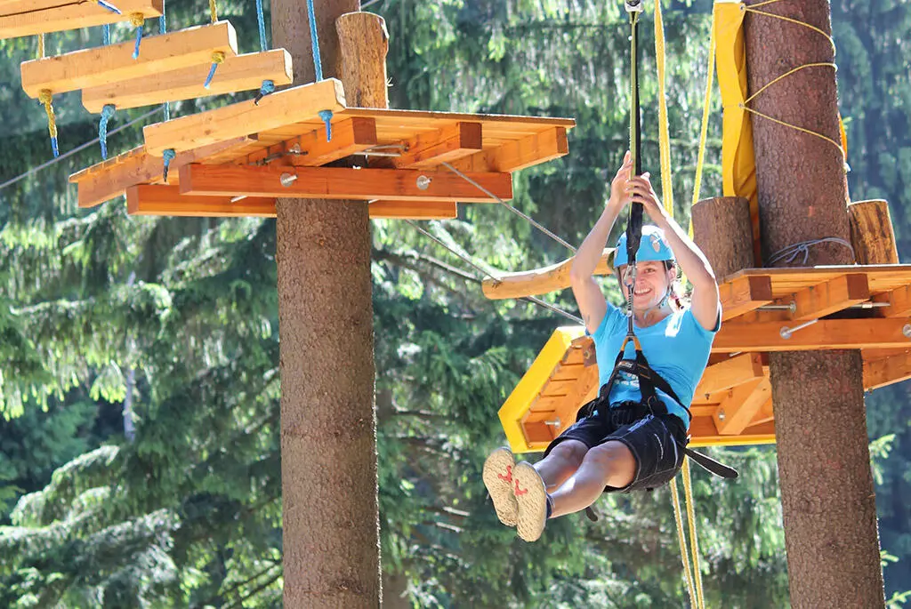 Lanový park Bedřichov - 3 okruhy, 49 překážek a 2 lanovky - Lanový park Bedřichov - Velký okruh - pro starší děti a dospělé