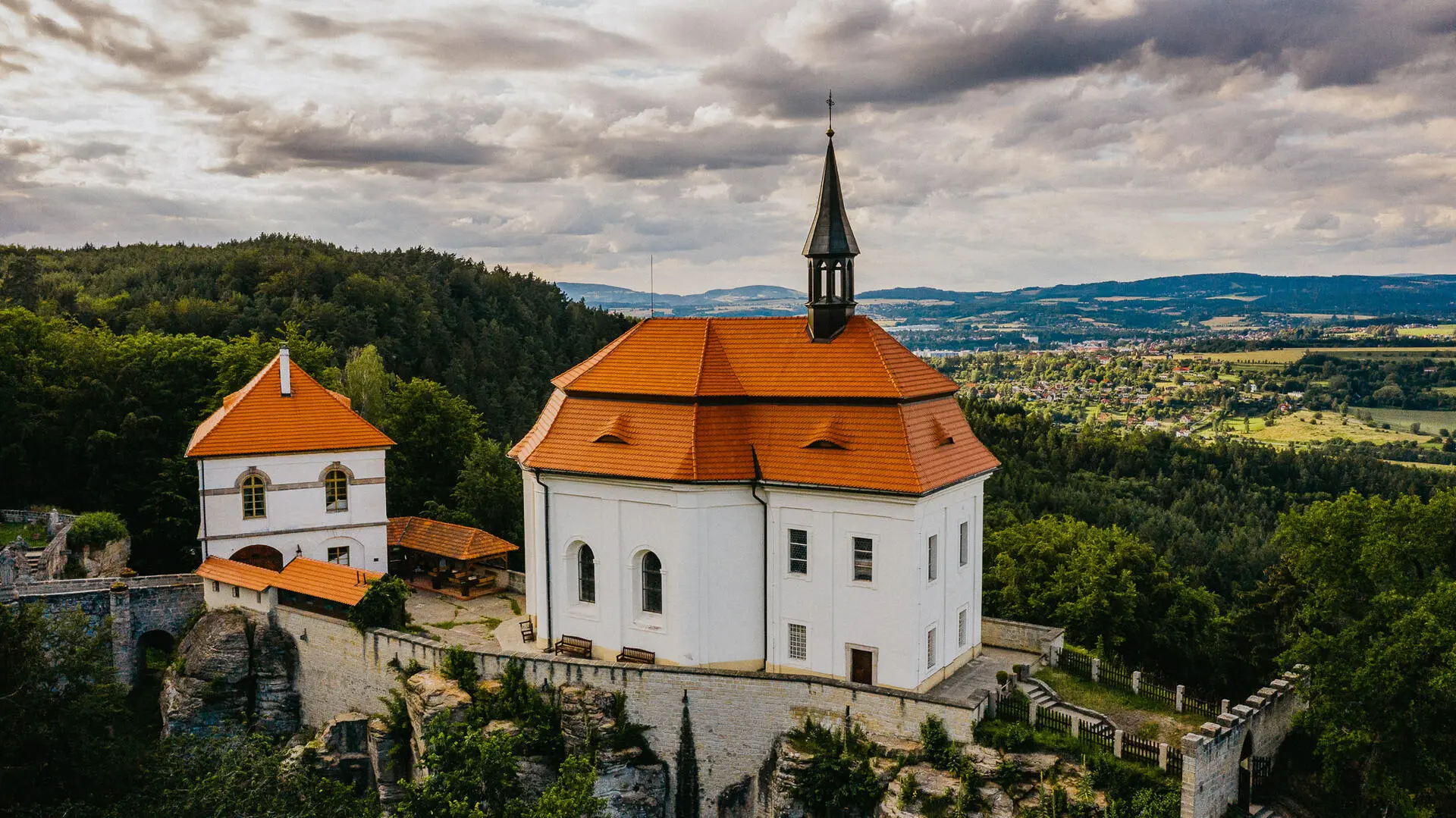 Venkovní úkrytová hra na Hrubé Skále - Na Hrubé Skále s Hynkem z Valdštejna