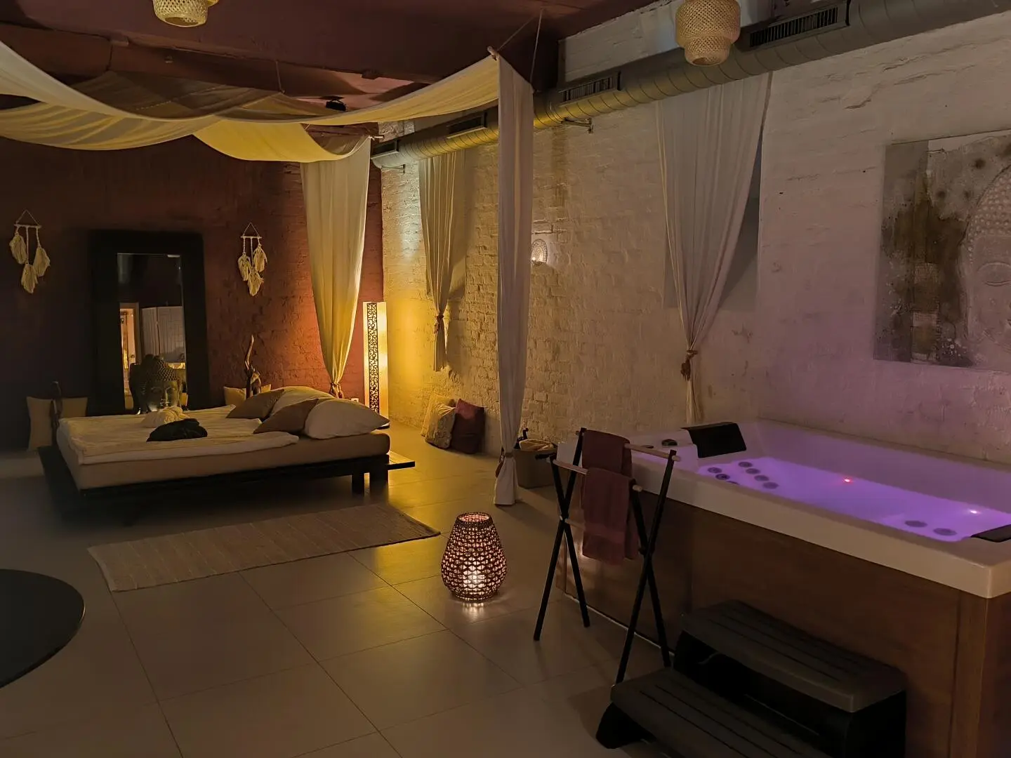 Wellness v iRelax Studiu Praha pro 2 osoby s párovými masážemi - 120 min. wellnessu s 2×30 min. masáží dle vašeho přání