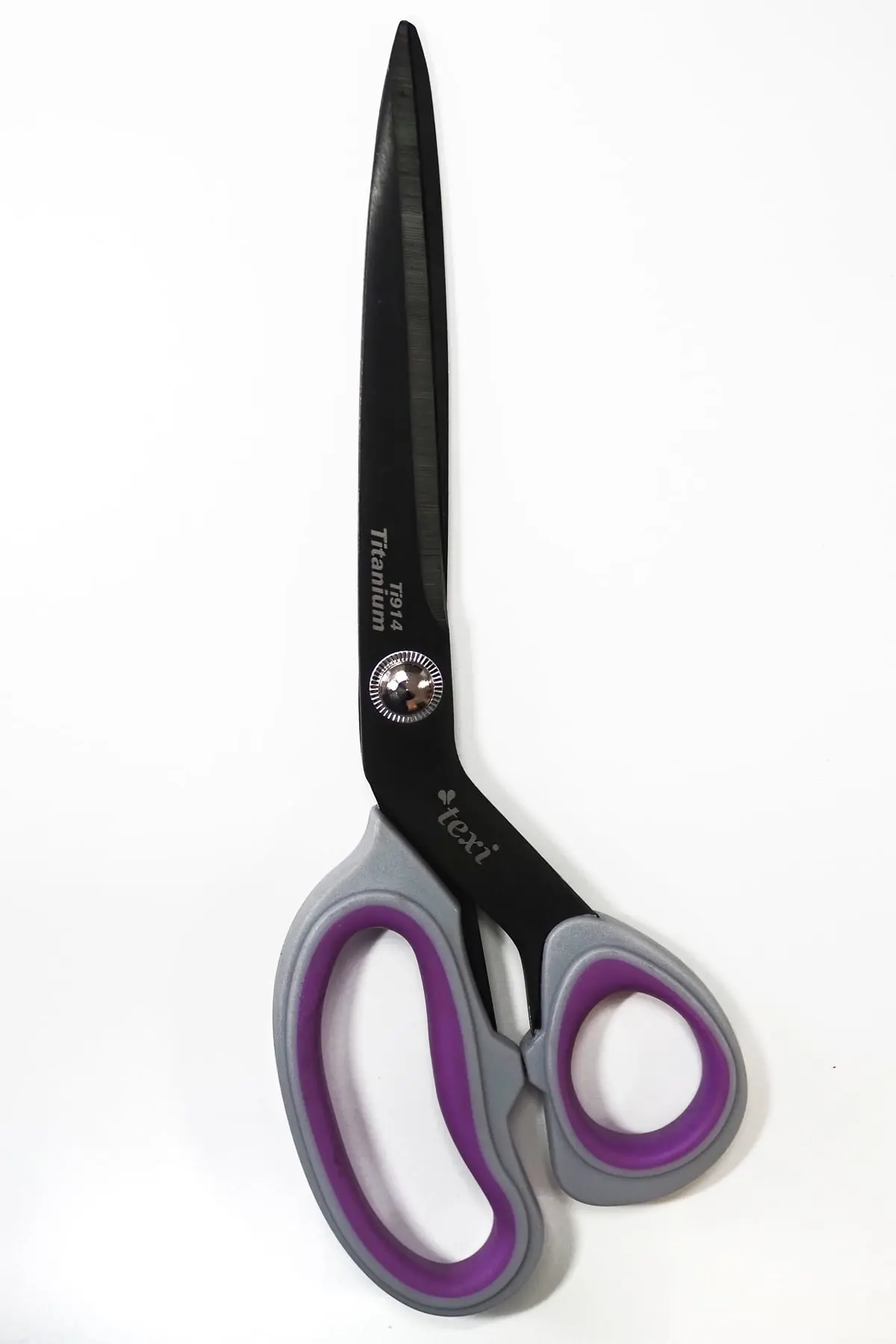 Krejčovské nůžky TEXI TITANIUM Ti914, s ergonomickou rukojetí, délka ostří 11,5cm, celková délka 23,5 cm