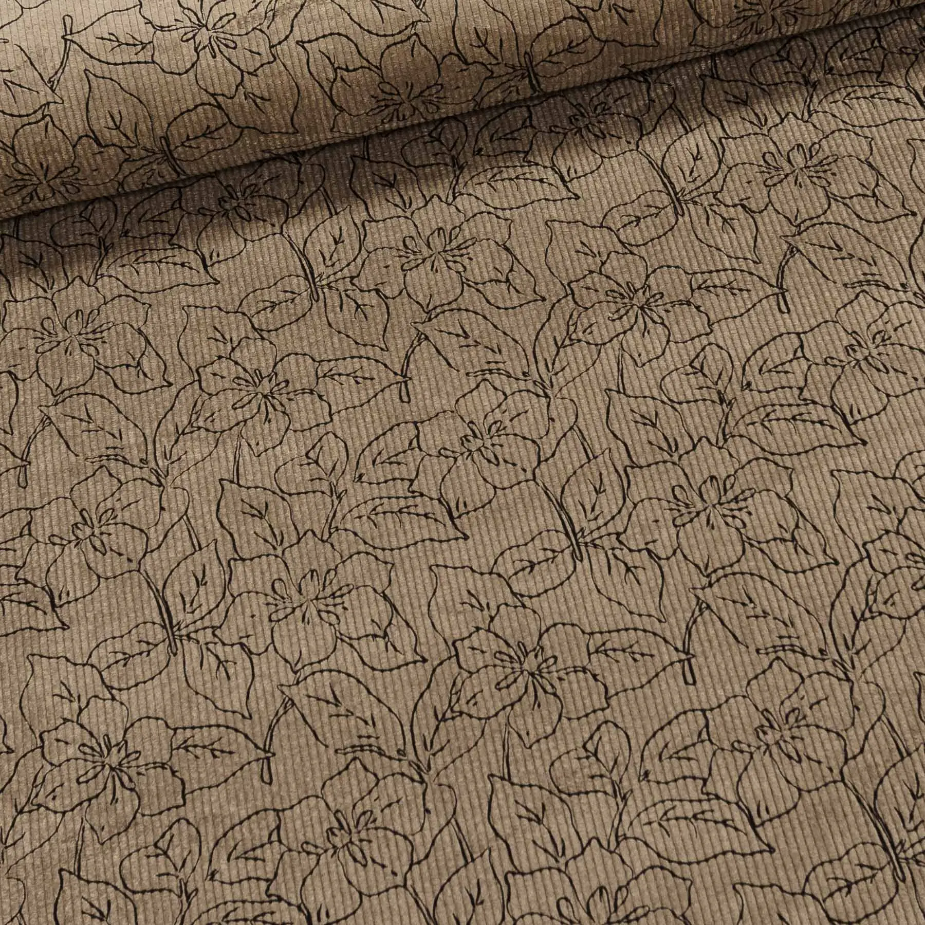 Manšestr směsový elastický Q22819-530D, černé květy na béžové, š.145cm (látka v metráži)