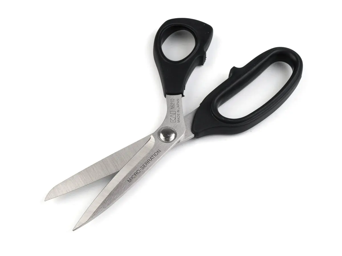 KAI profesionální krejčovské nůžky KAI N5210 SE, mikrozoubky, s ergonomickou rukojetí, délka 21cm (8")
