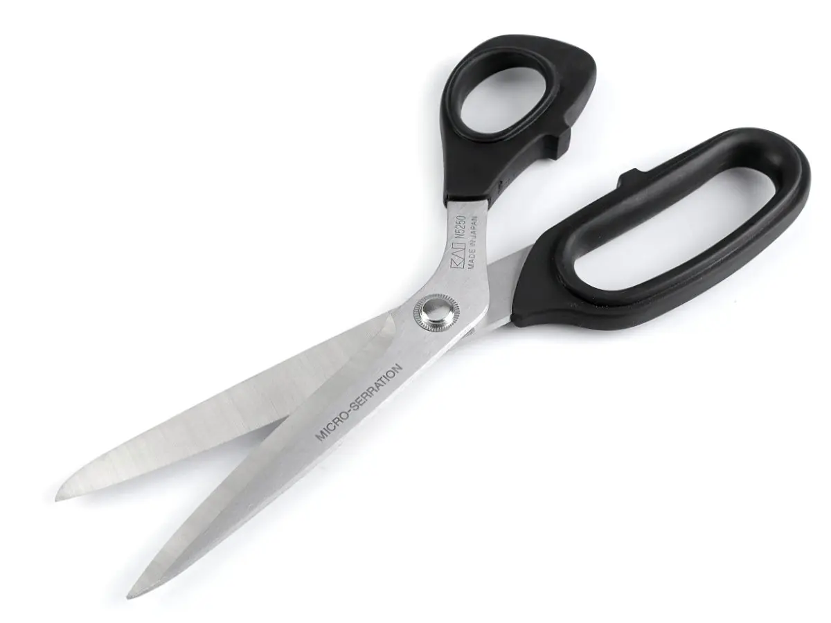 KAI profesionální krejčovské nůžky KAI N5250 SE, mikrozoubky, s ergonomickou rukojetí, délka 25cm (10")