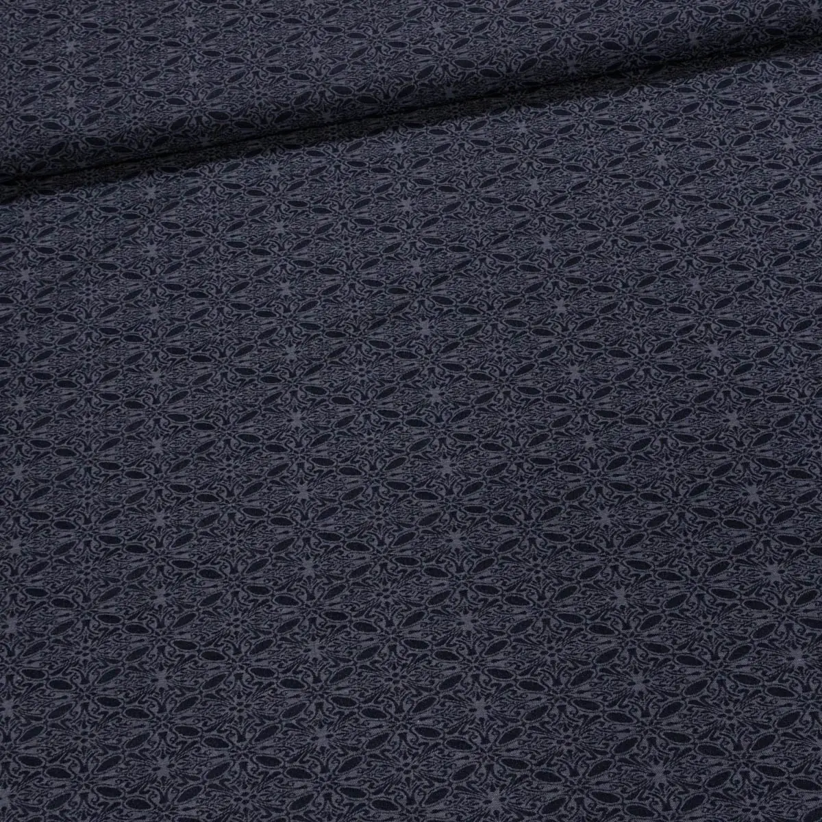Šatovka směsová 2826 B, modrá, černý žakárový vzor, š.140cm (látka v metráži)