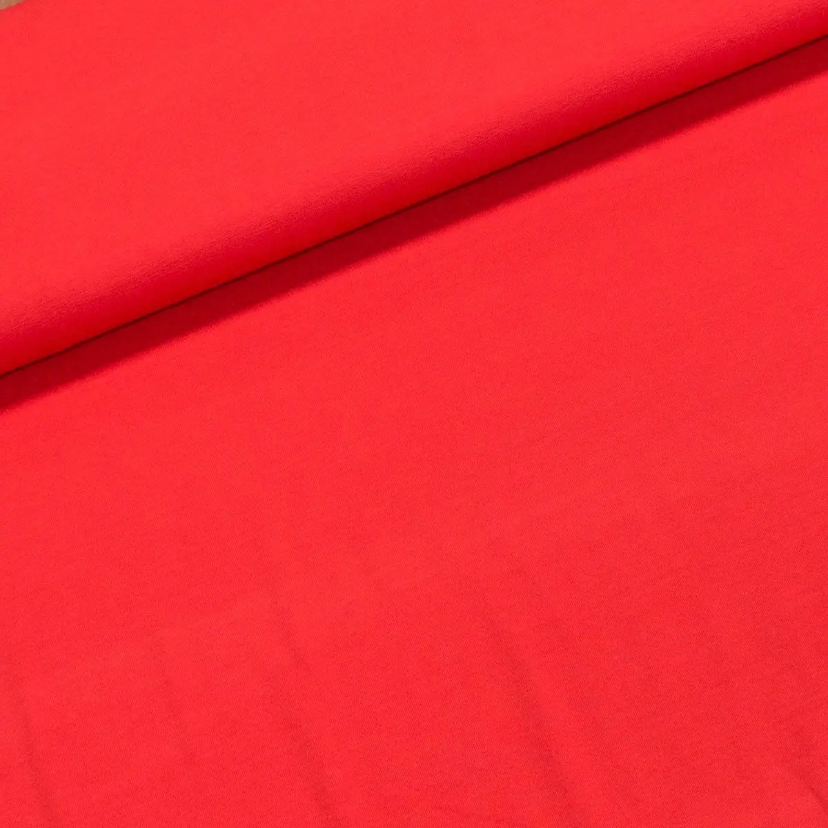 Viskózový úplet UNI 4694 0015, jednobarevný červený, š.150cm (látka v metráži)