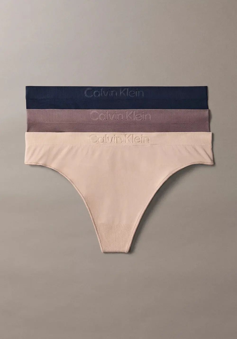 Dámská tanga Calvin Klein QD5211 3EQ 3Pack