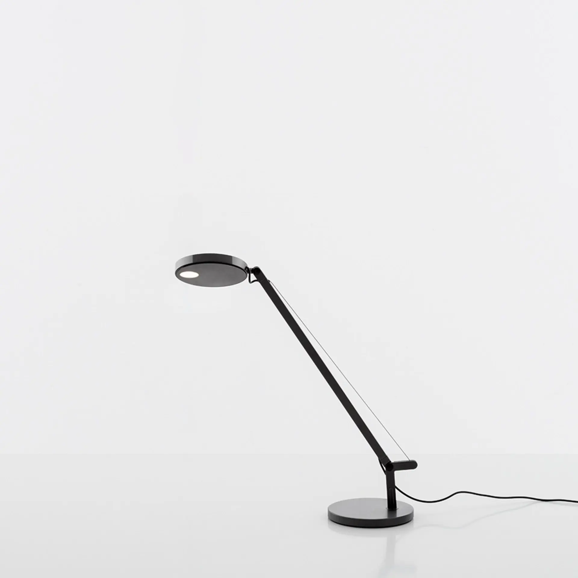 Artemide stolní LED lampa Demetra Micro 6 W 2700K stmívatelná antracit