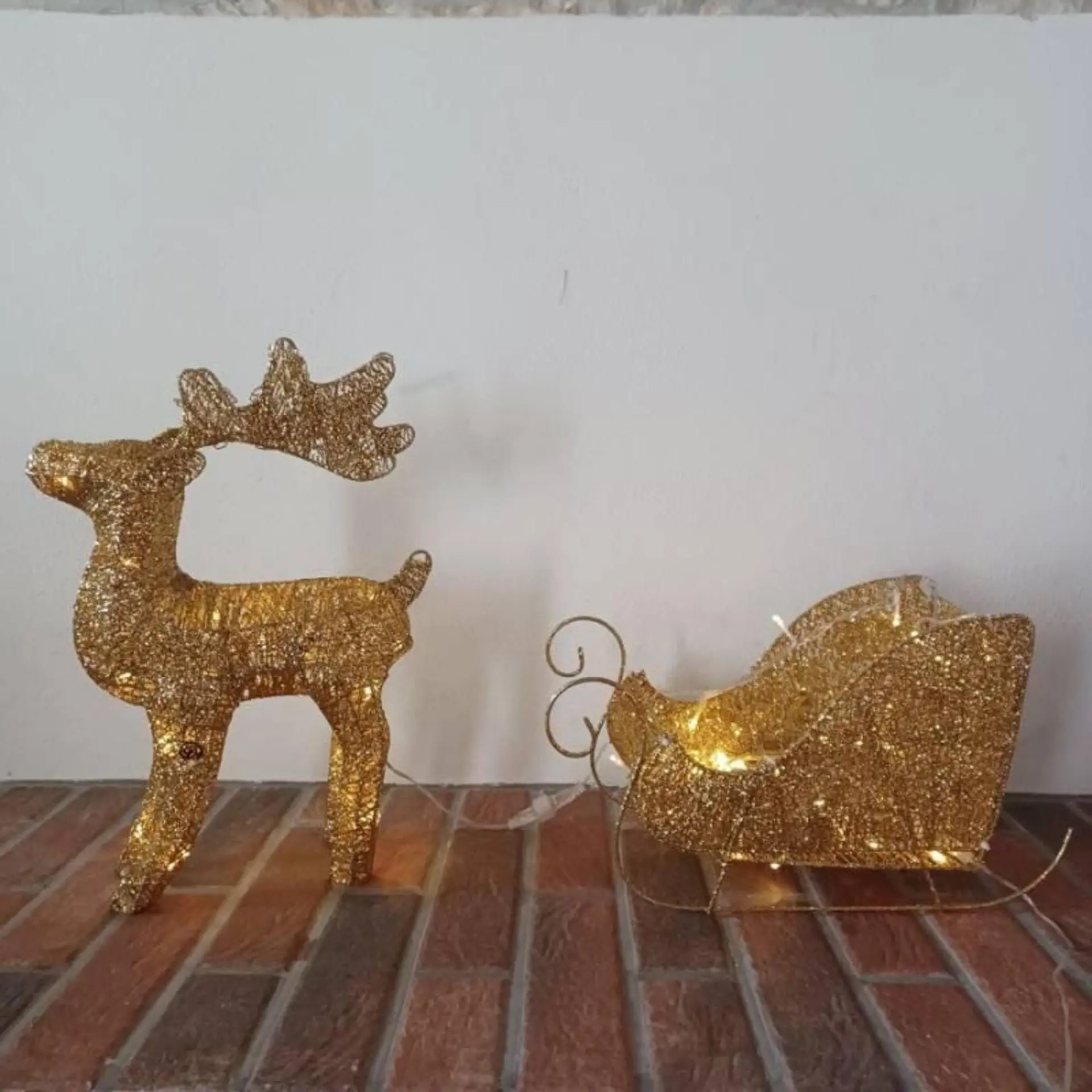 DecoLED LED světelný jelen se sáněmi, 40 cm, teple bílá