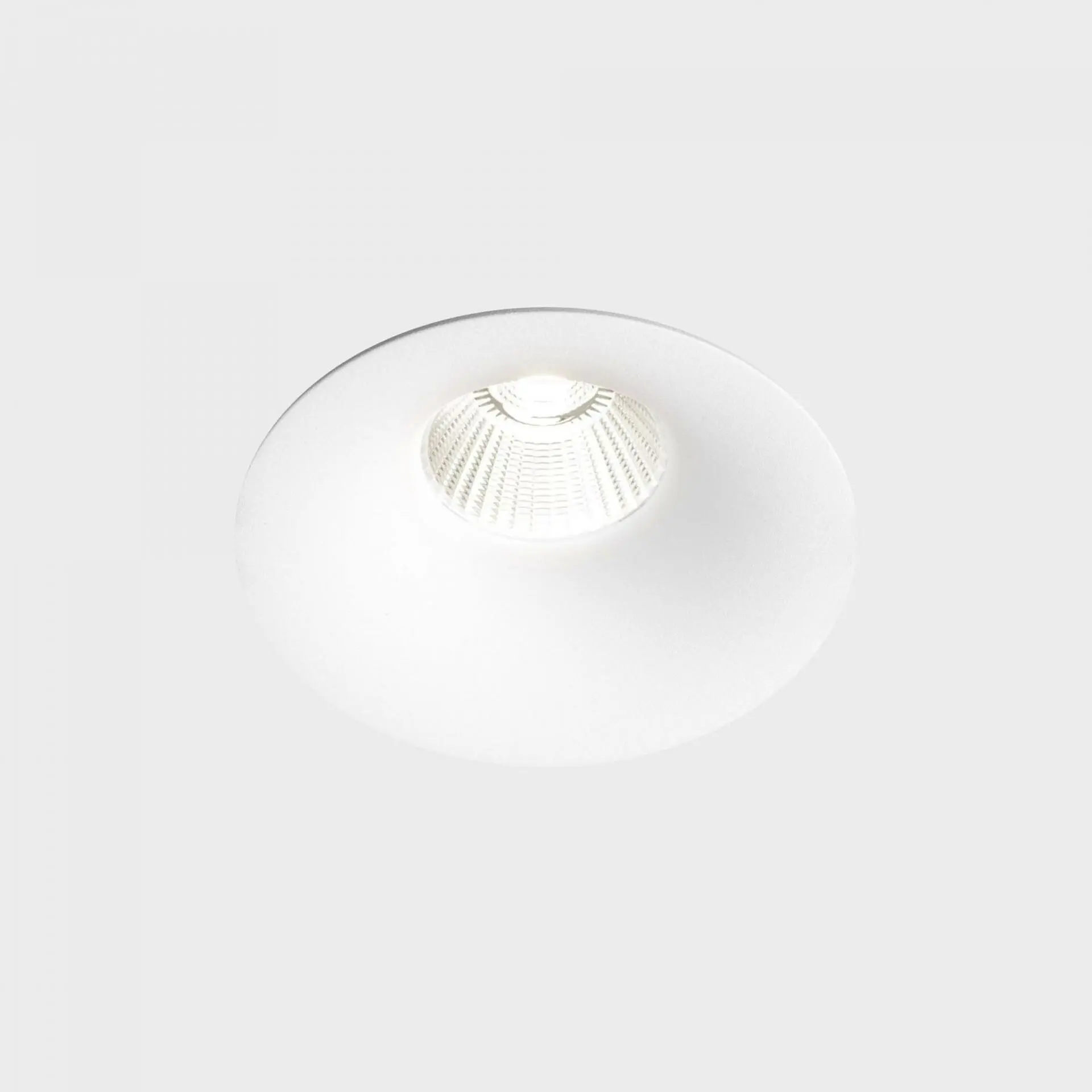 KOHL LIGHTING KOHL-Lighting LUXO IP65 zapuštěné svítidlo s rámečkem pr.85 mm bílá 38° 12W CRI 90 3000K Non-Dimm